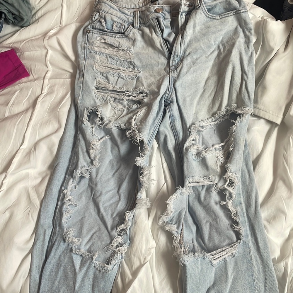 These are ripped strigid jeans. They are from AE!